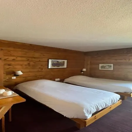 فندق Cit'hotel Le Montreal شالو أو شُمْبانيِ